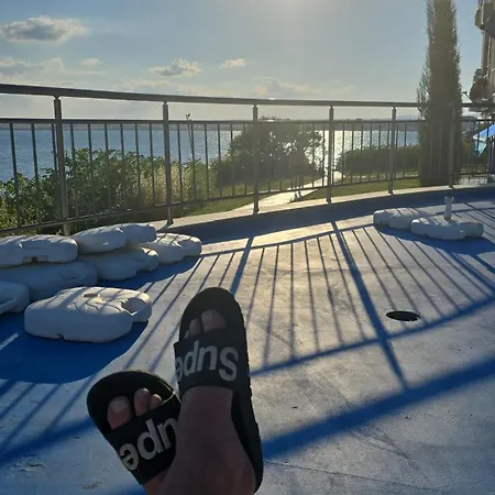 Blue Bay Seaview ポモリエ