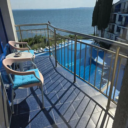 Blue Bay Seaview Kunterbunt * Pomorie